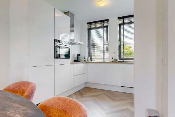 Witte inbouwkeuken, Eddastraat 15 Almere