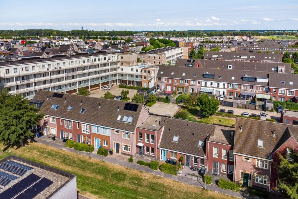 Luchtfoto van de omgeving, Eddastraat 15 Almere