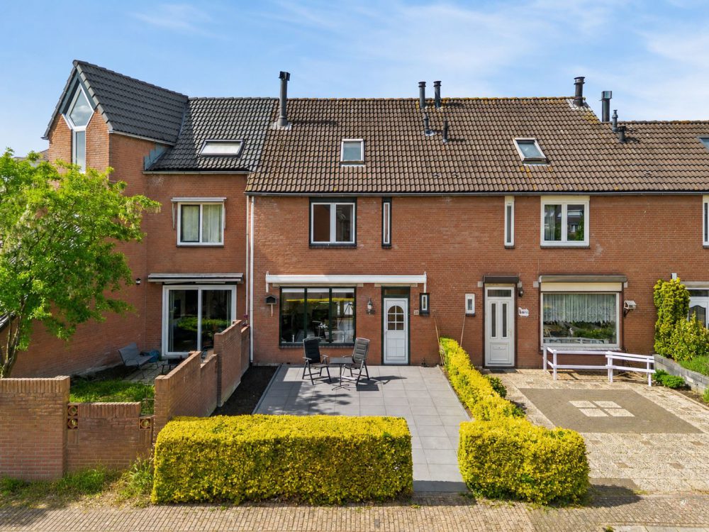 Woning met voortuin, Overgouw 28 Almere Woning met voortuin, Overgouw 28 Almere