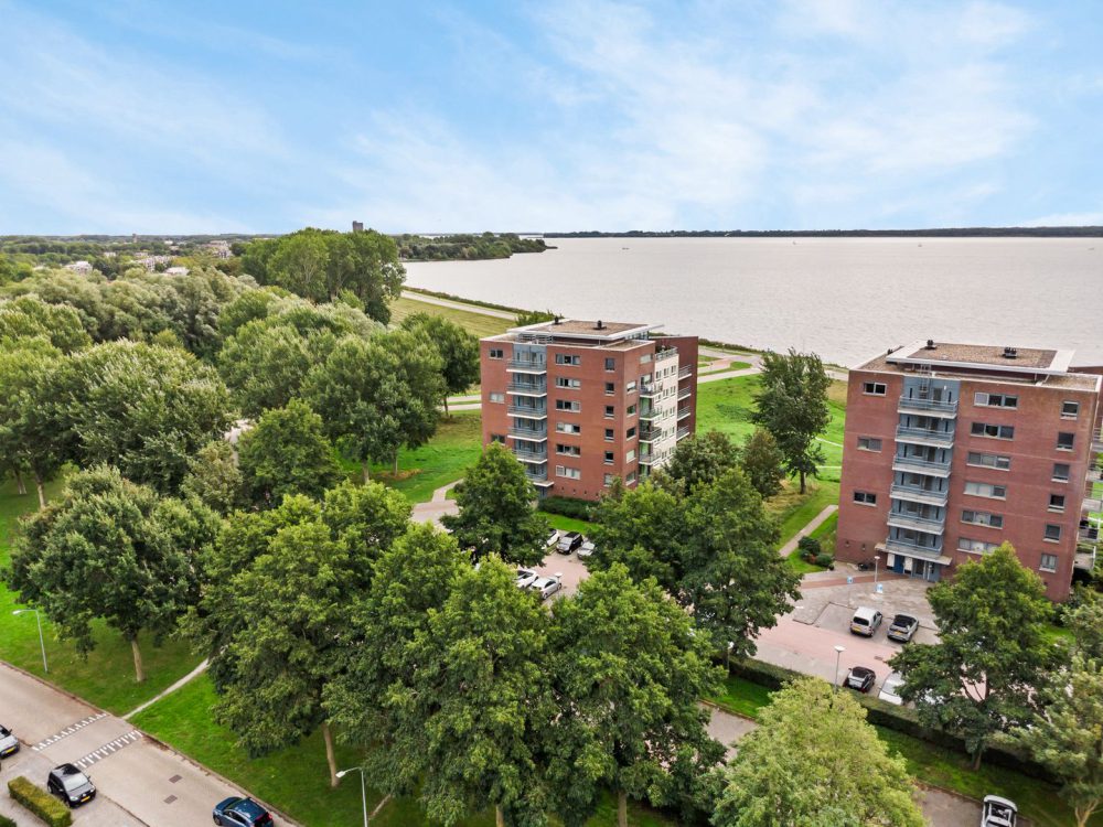 Blikveldweg 36 Almere 1 Blikveldweg 36 Almere – luchtfoto met uitzicht over het Gooimeer